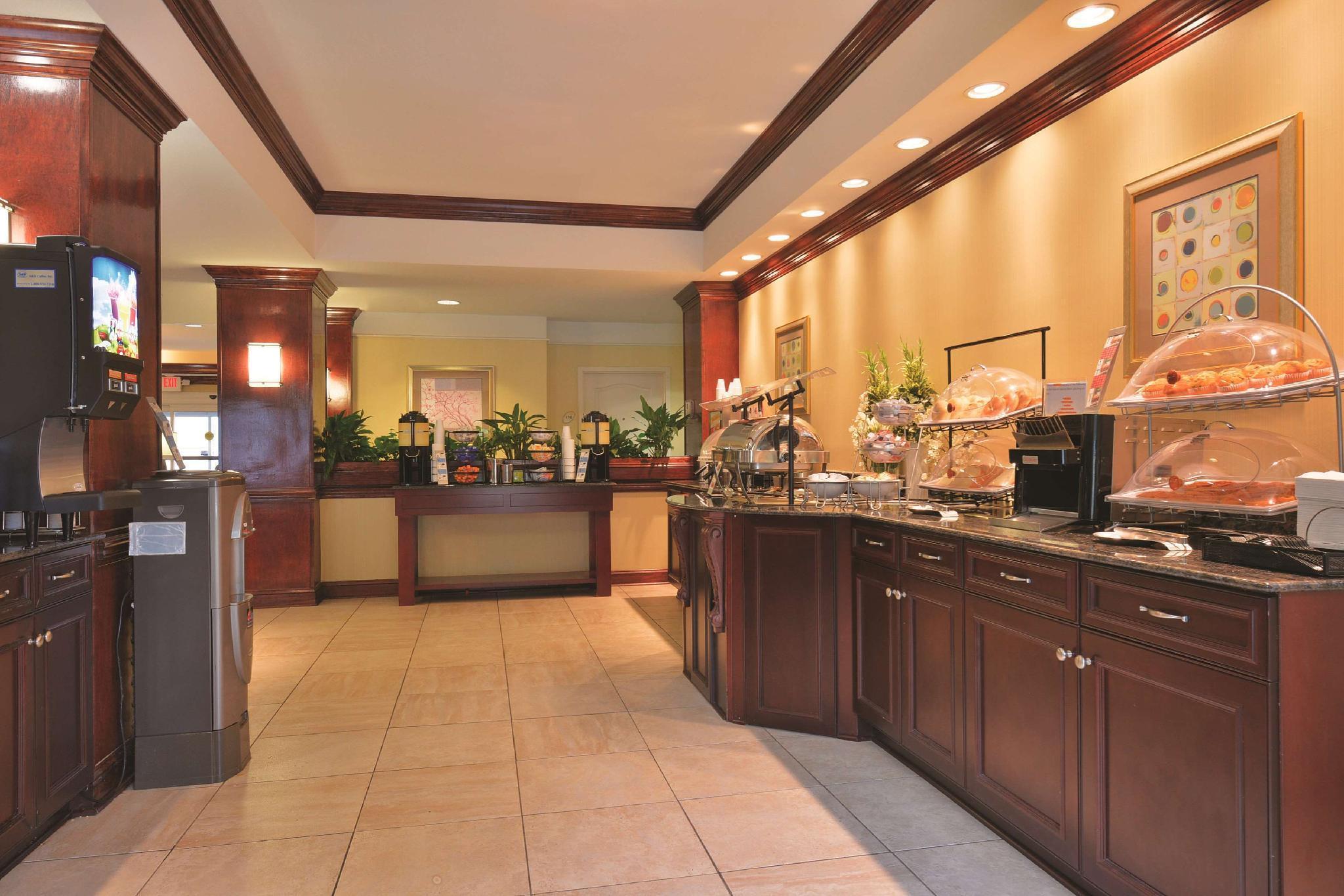 La Quinta By Wyndham Savannah Airport - Pooler Εξωτερικό φωτογραφία