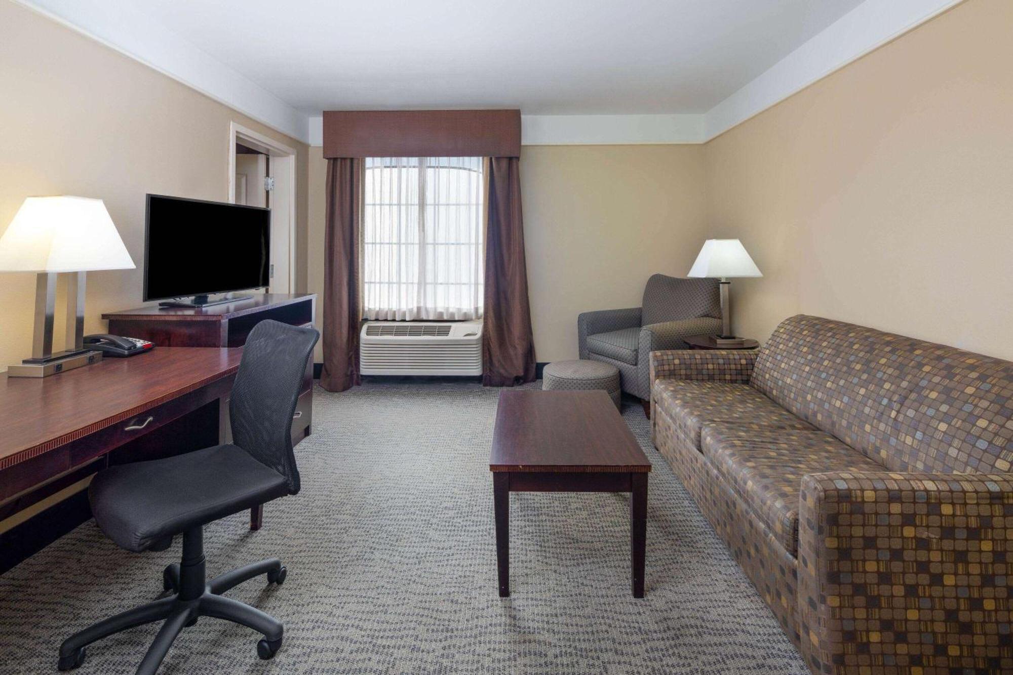 La Quinta By Wyndham Savannah Airport - Pooler Εξωτερικό φωτογραφία