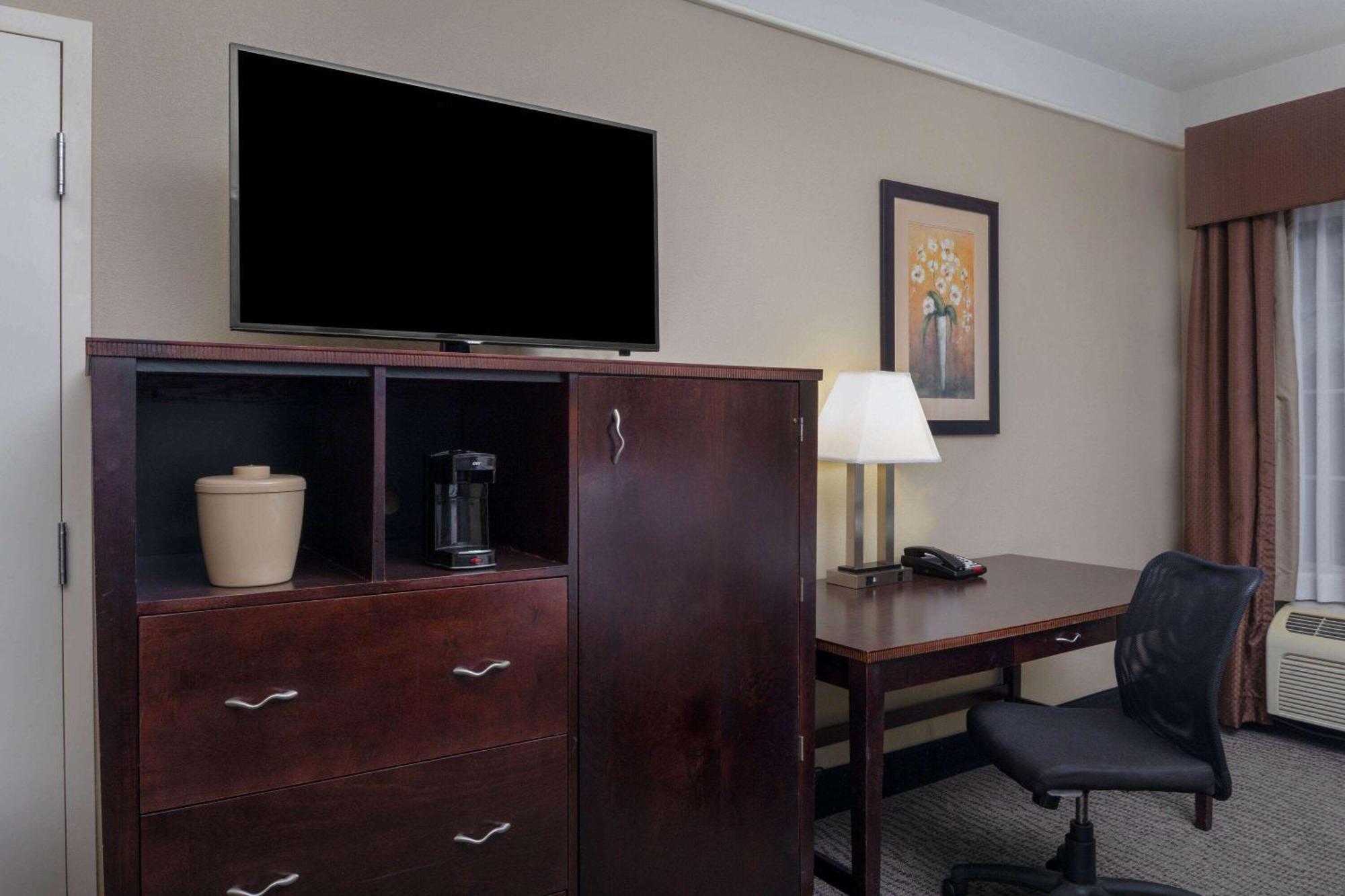 La Quinta By Wyndham Savannah Airport - Pooler Εξωτερικό φωτογραφία