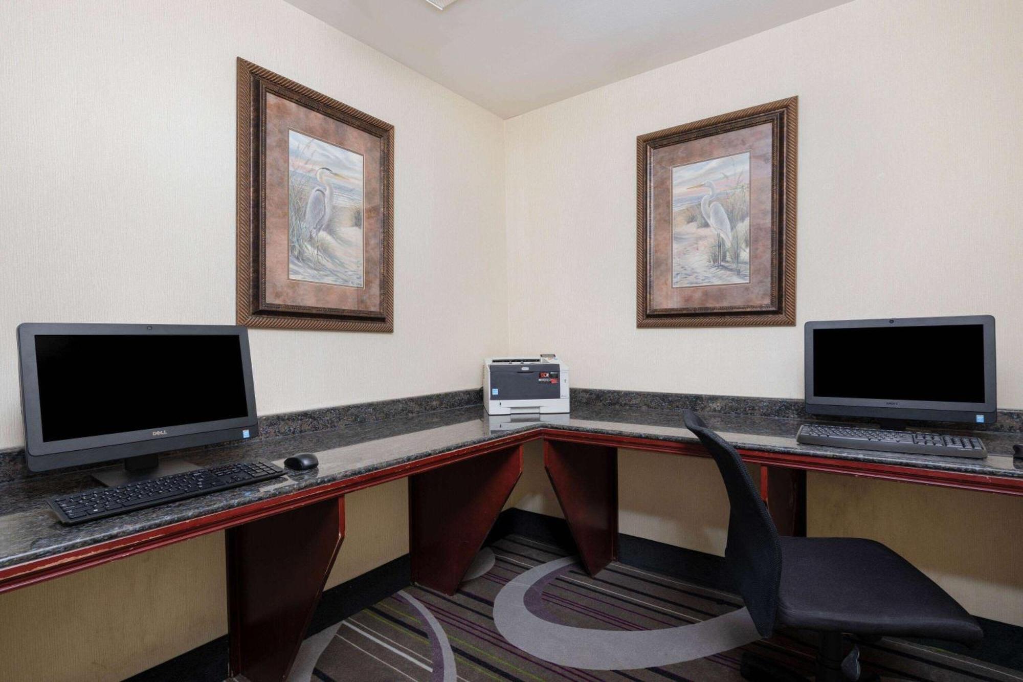 La Quinta By Wyndham Savannah Airport - Pooler Εξωτερικό φωτογραφία