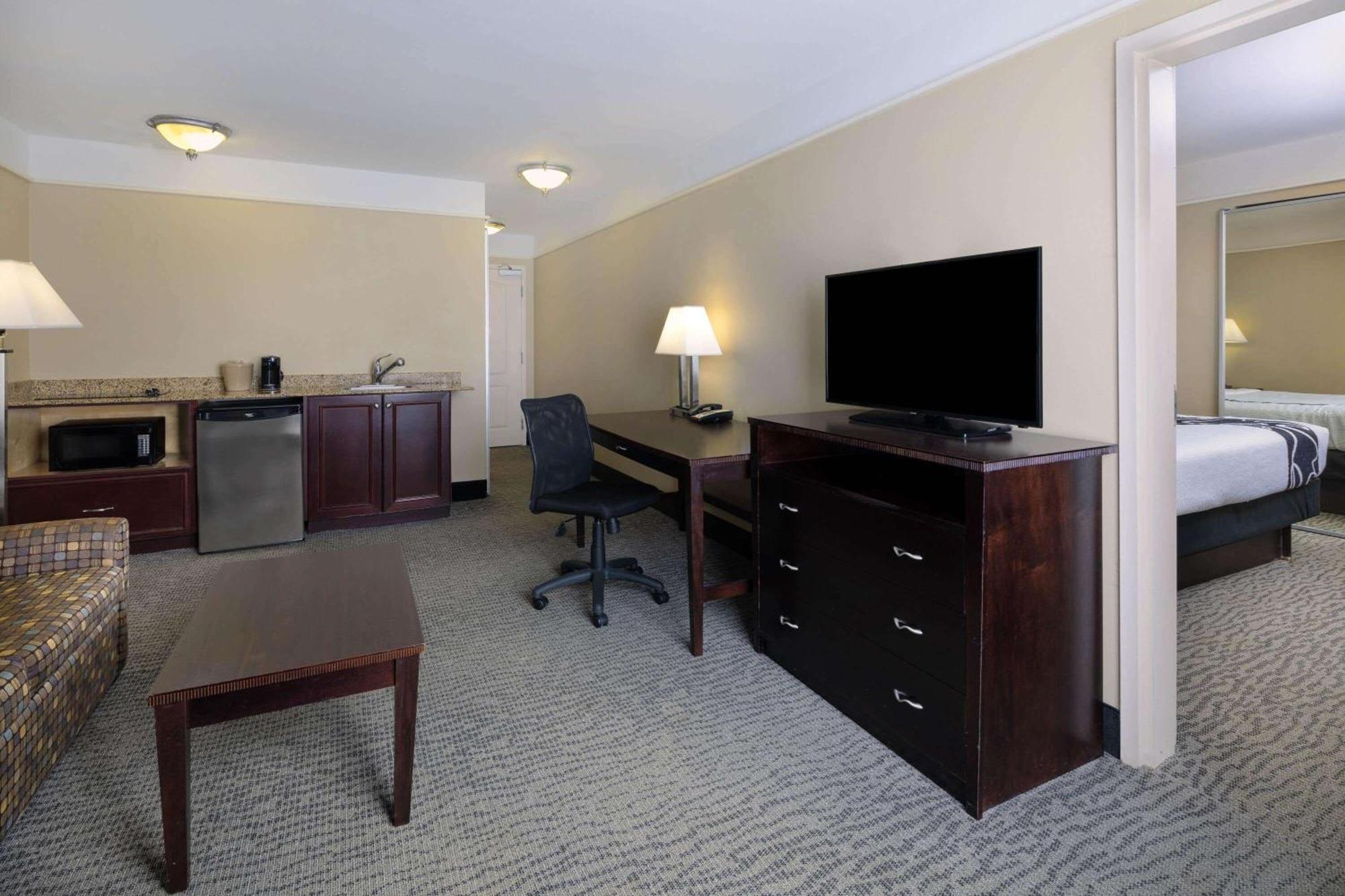 La Quinta By Wyndham Savannah Airport - Pooler Εξωτερικό φωτογραφία